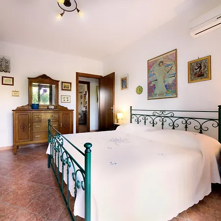 Da Assunta Apartment Càbras